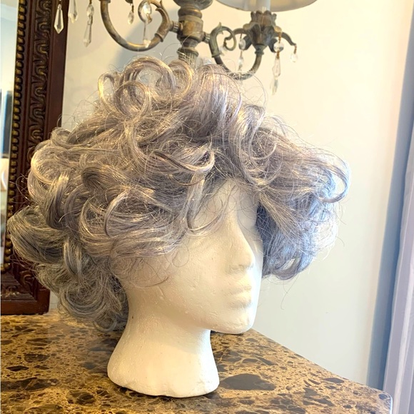 VIVICCA GRAY WIG Synthetic hair curls -Halloween gray hair wig - Picture 2 of 8